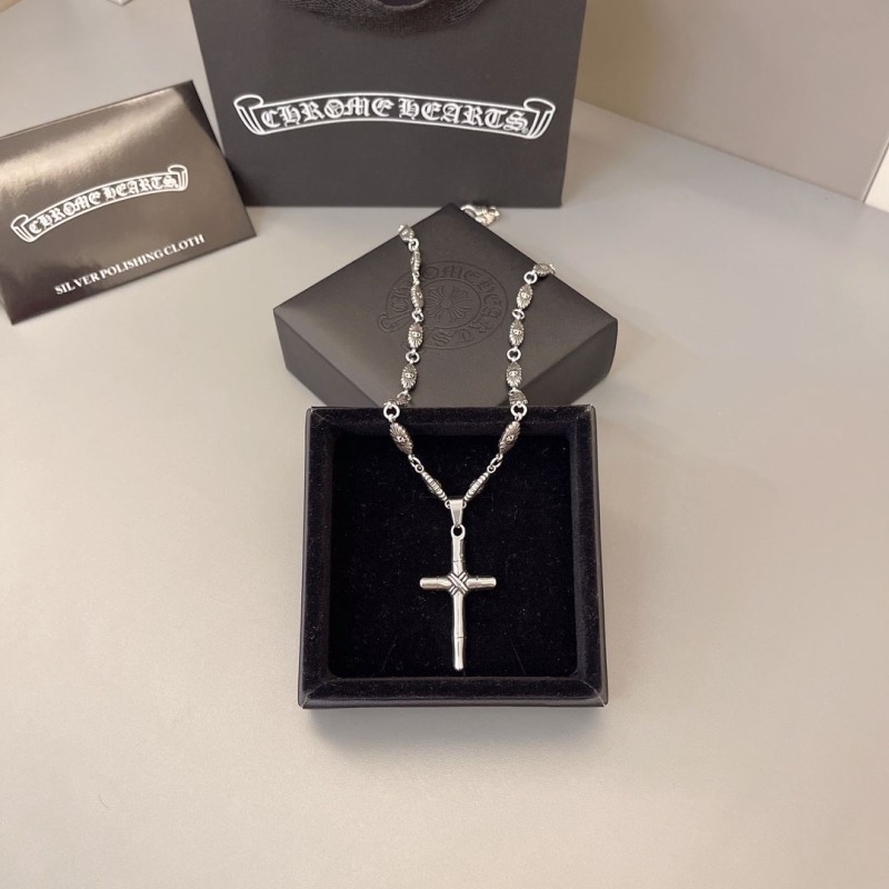 Ch**me He**ts necklaces